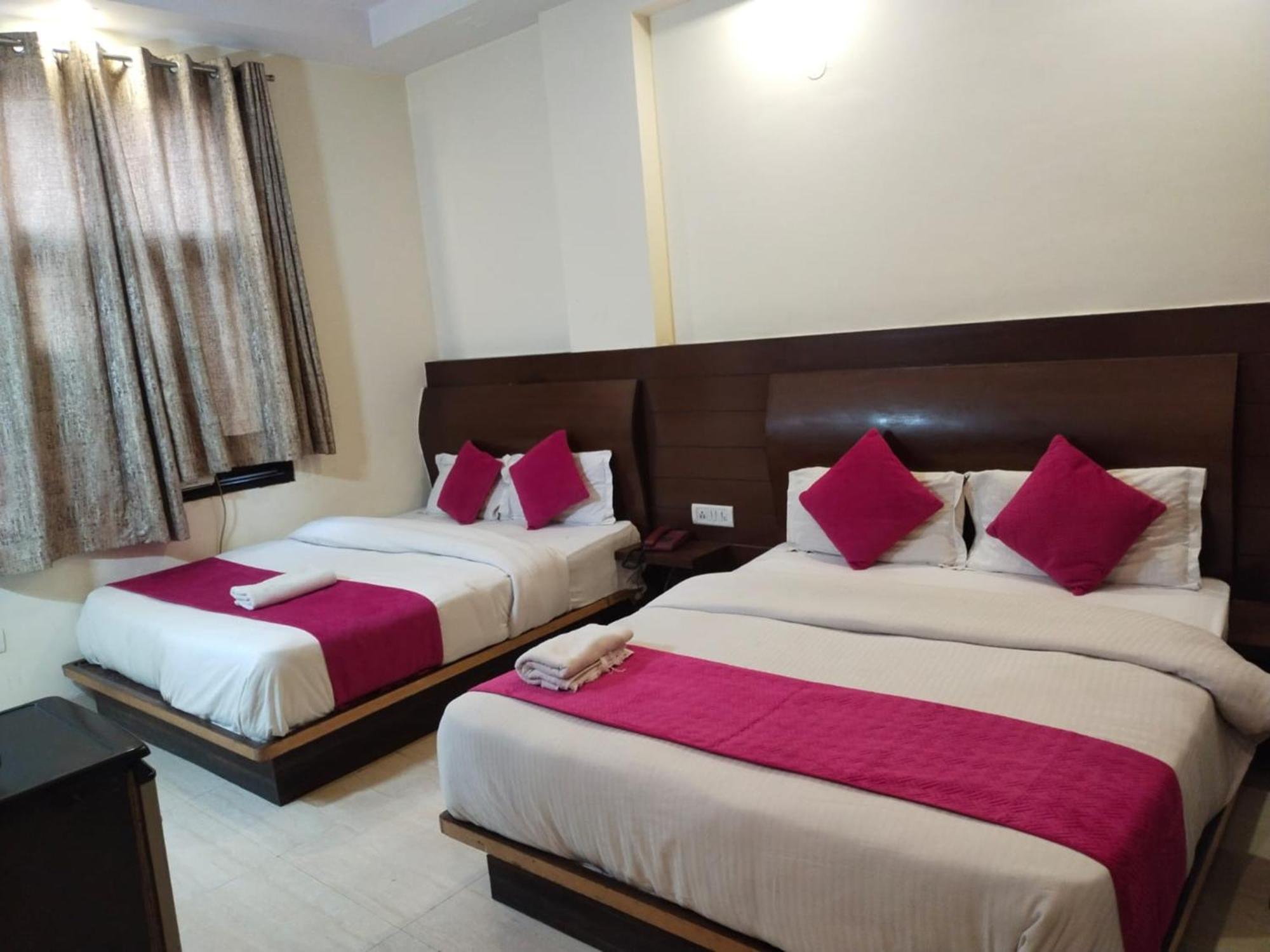 Hotel Lav Kush Deluxe At Paharganj Нью-Делі Екстер'єр фото