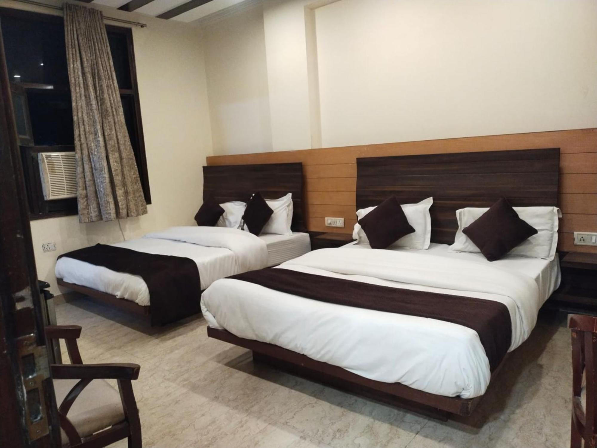 Hotel Lav Kush Deluxe At Paharganj Нью-Делі Екстер'єр фото