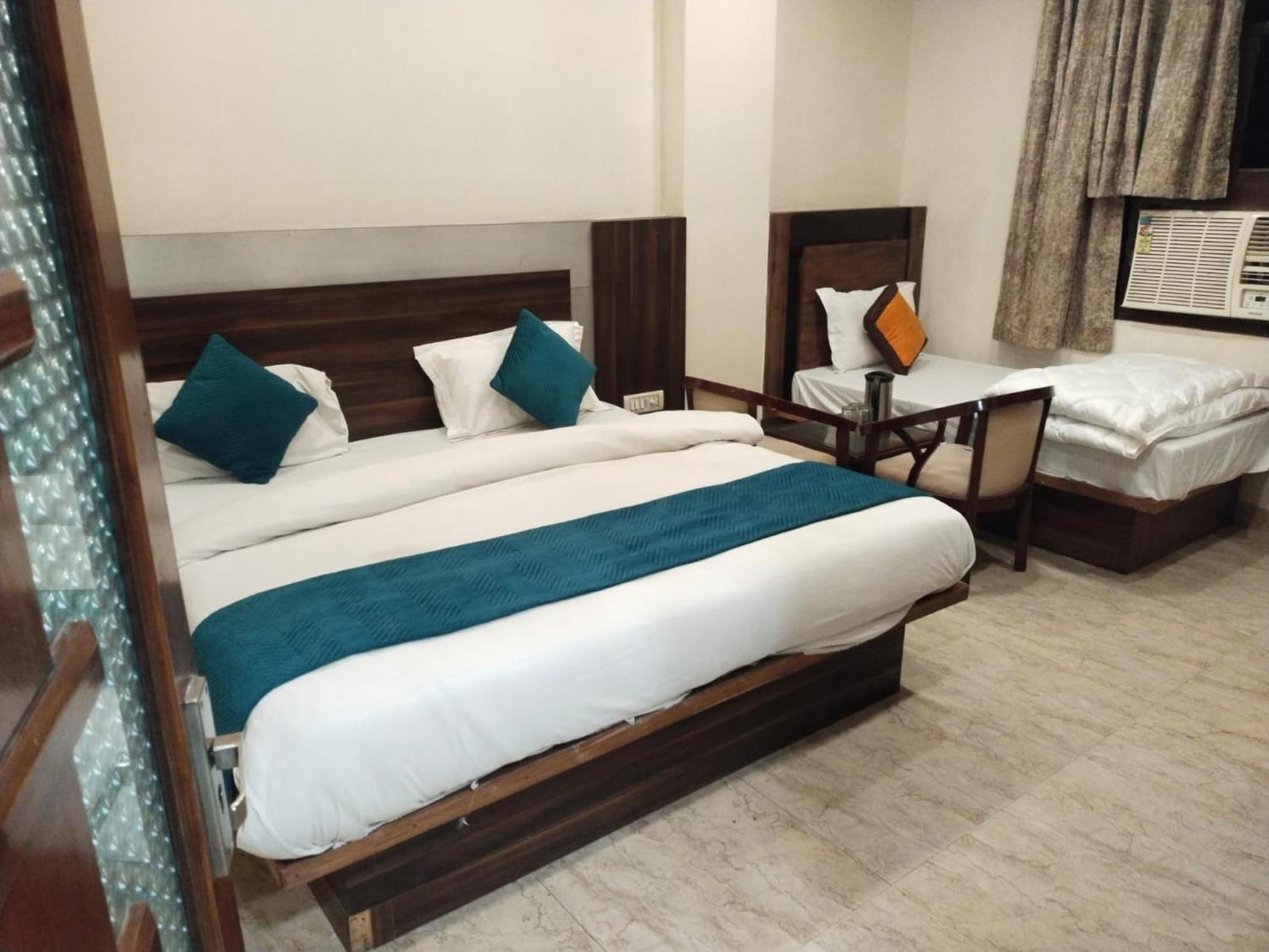 Hotel Lav Kush Deluxe At Paharganj Нью-Делі Екстер'єр фото